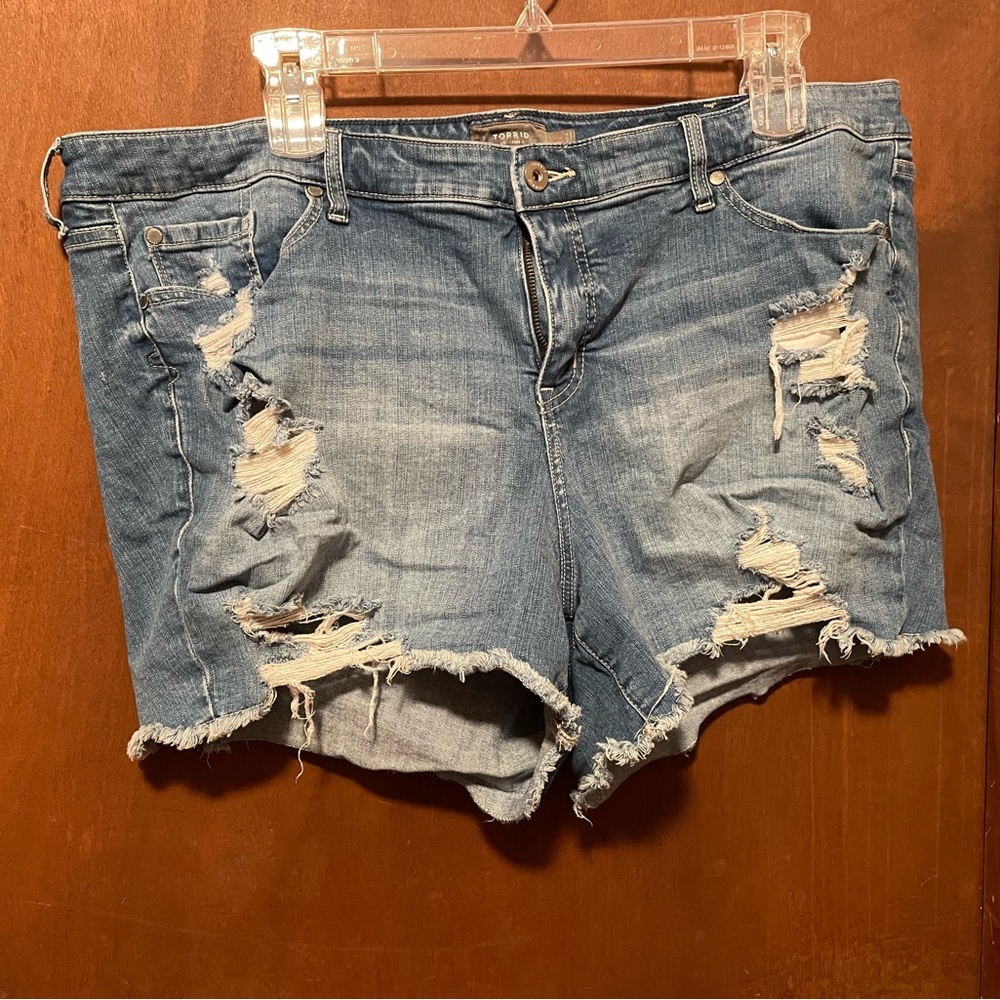 Torrid size 24 distressed shorts